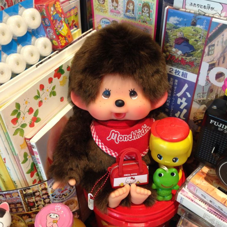 Je Monchhichi na najlepšej ceste stať sa novým Labubu? Vysvetľujeme najhorúcejší trend medzi doplnkami roku 2025